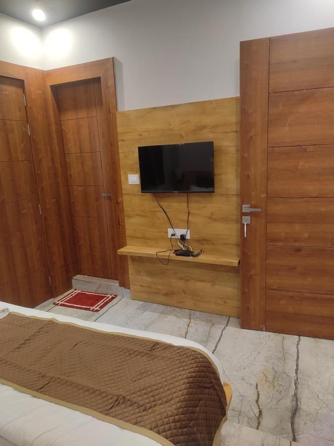 Devi Residency - Near Prem Mandir Bankey Bihari Vrindavan Exterior photo