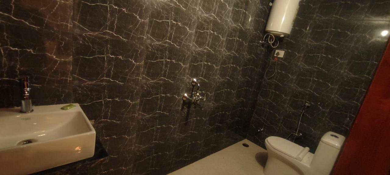 Devi Residency - Near Prem Mandir Bankey Bihari Vrindavan Exterior photo