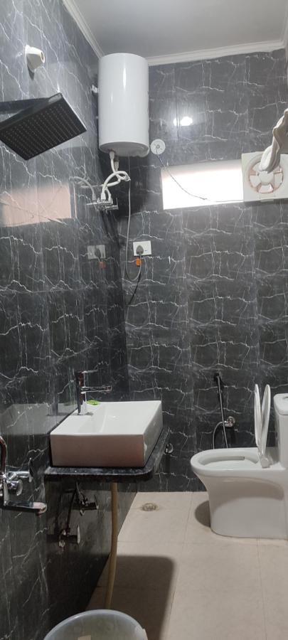 Devi Residency - Near Prem Mandir Bankey Bihari Vrindavan Exterior photo