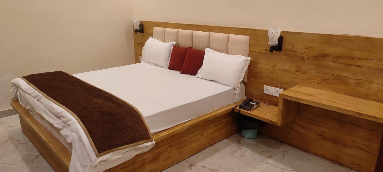 Devi Residency - Near Prem Mandir Bankey Bihari Vrindavan Exterior photo