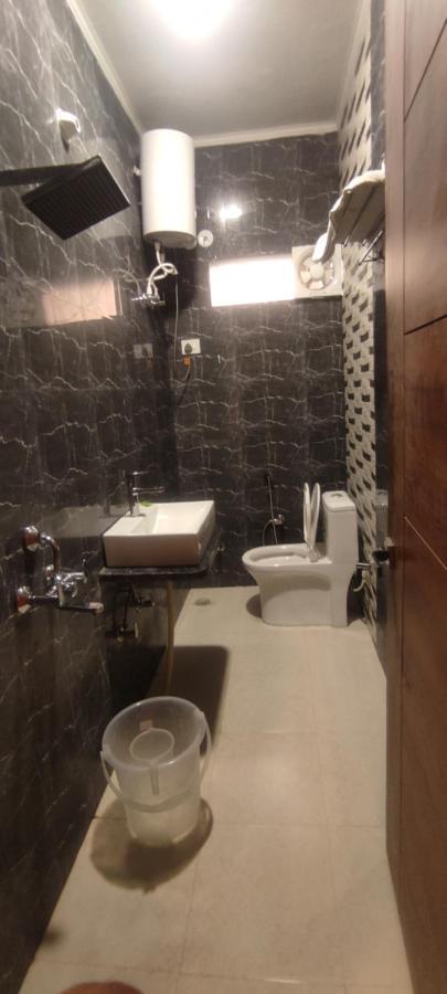 Devi Residency - Near Prem Mandir Bankey Bihari Vrindavan Exterior photo