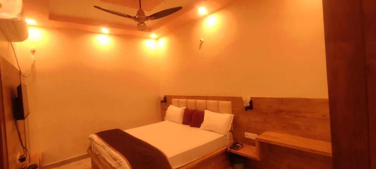 Devi Residency - Near Prem Mandir Bankey Bihari Vrindavan Exterior photo