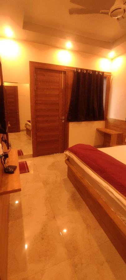 Devi Residency - Near Prem Mandir Bankey Bihari Vrindavan Exterior photo